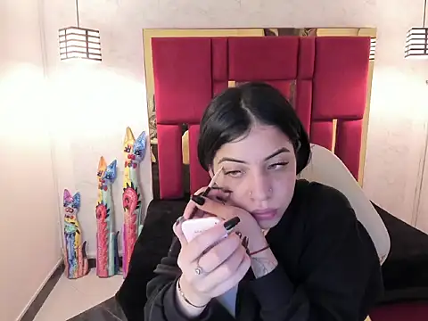 Snapshot of Violet_m chatting on 10.02.25 Violet m online show from 10.02.25