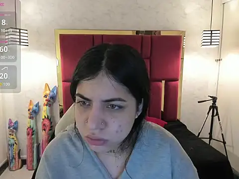 Snapshot of Violet_m chatting on 10.13.25 Violet m online show from 10.13.25