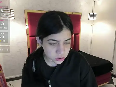 Snapshot of Violet_m chatting on 10.18.25 Violet m online show from 10.18.25