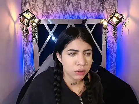 Snapshot of Violet_m chatting on 11.07.25 Violet m online show from 11.07.25