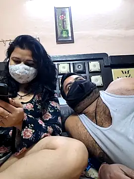 Snapshot of bobbyronak chatting on 11.08.25 bobbyronak online show from 11.08.25