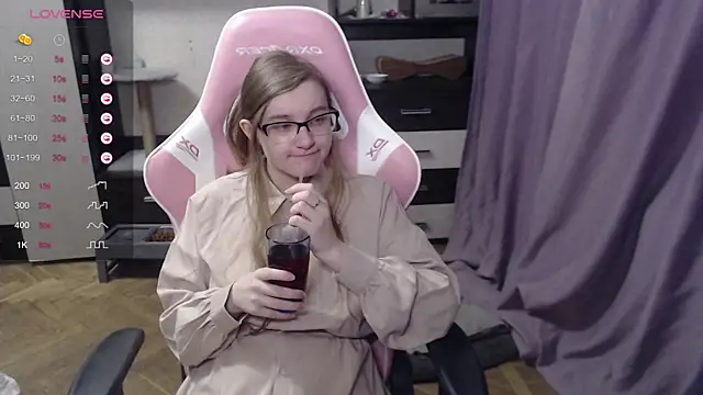 Tomato Tease online show from 03.08.25