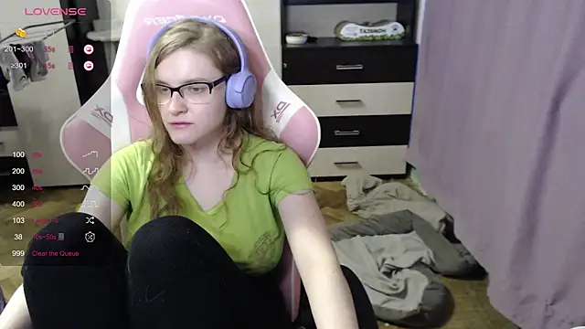 Tomato Tease online show from 10.10.25