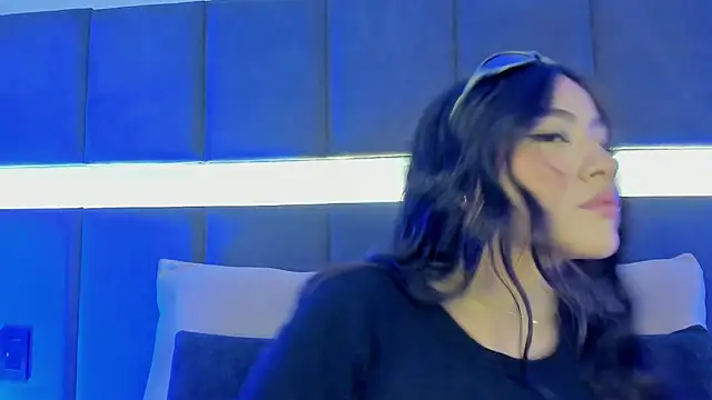 nicolle pierce online show from 01.11.25