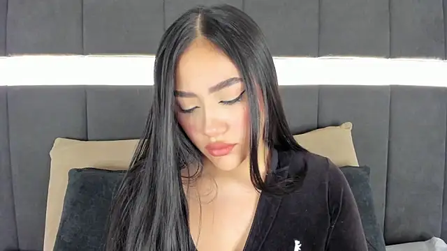 nicolle pierce online show from 10.01.25