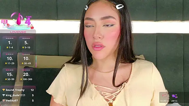 nicolle pierce online show from 11.12.25