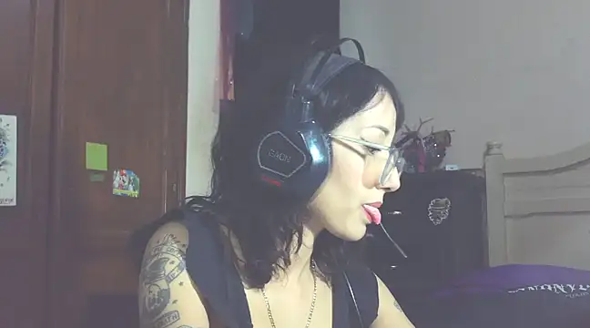 Snapshot of HighLilith chatting on 02.01.25 HighLilith online show from 02.01.25