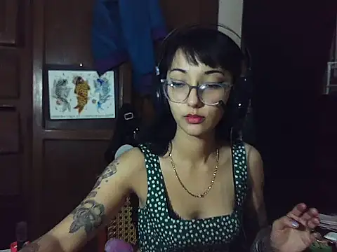 Snapshot of HighLilith chatting on 02.04.25 HighLilith online show from 02.04.25