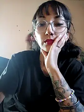 Snapshot of HighLilith chatting on 02.04.25 HighLilith online show from 02.04.25