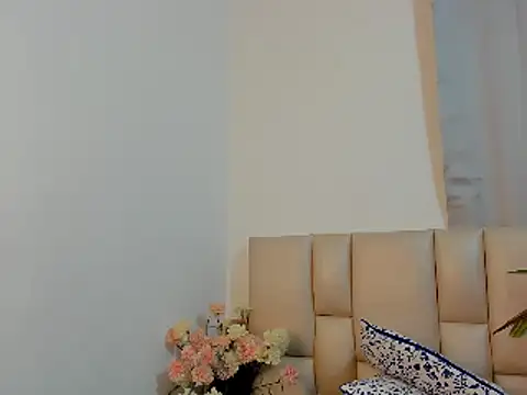 Snapshot of Soy_Bella chatting on 12.22.24 Soy Bella online show from 12.22.24