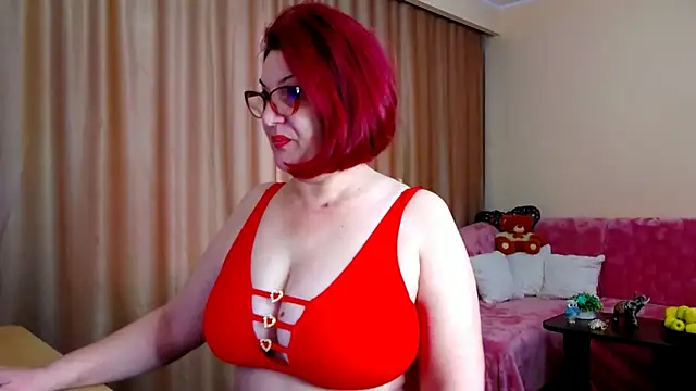 Snapshot of EdithCharm chatting on 02.04.26 EdithCharm online show from 02.04.26