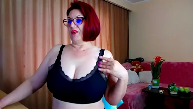 Snapshot of EdithCharm chatting on 03.22.26 EdithCharm online show from 03.22.26