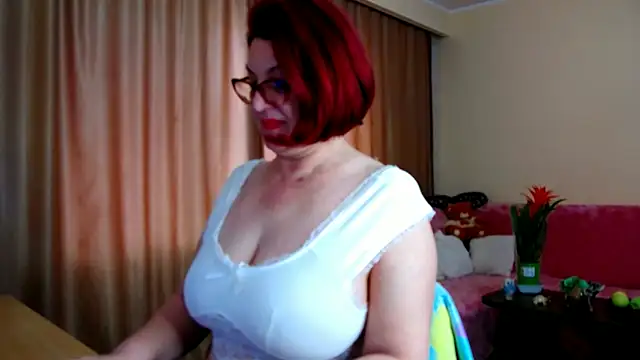 Snapshot of EdithCharm chatting on 04.03.26 EdithCharm online show from 04.03.26