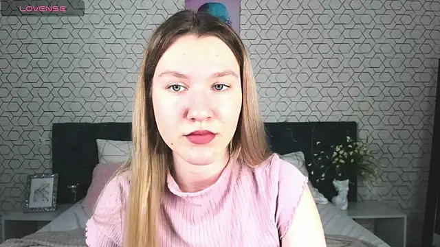 Mariel Brown online show from 01.06.25