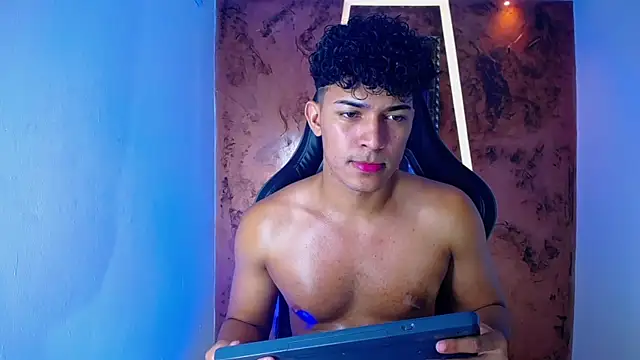 jamescurli  online show from 02.24.25