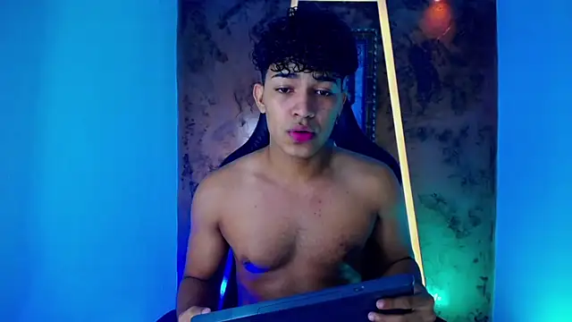 jamescurli  online show from 03.01.25