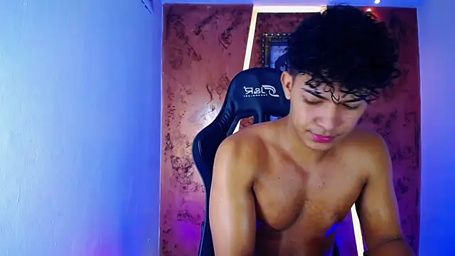 jamescurli  online show from 03.03.25