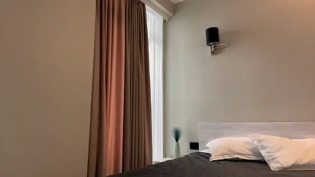 Lora Squirt online show from 03.22.25