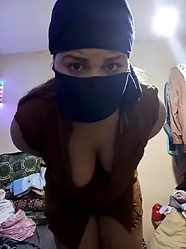 Snapshot of Sirinsx chatting on 12.21.24 Sirinsx online show from 12.21.24