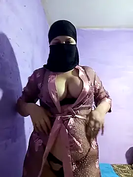 Snapshot of Sirinsx chatting on 02.21.25 Sirinsx online show from 02.21.25