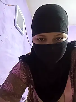 Snapshot of Sirinsx chatting on 02.25.25 Sirinsx online show from 02.25.25