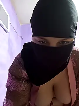 Snapshot of Sirinsx chatting on 03.13.25 Sirinsx online show from 03.13.25