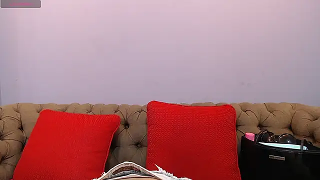 miacarperr1 online show from 01.21.25