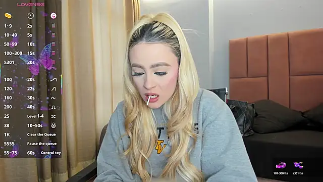 miacarperr1 online show from 04.10.26