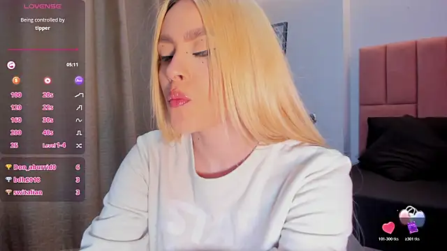 miacarperr1 online show from 04.21.26