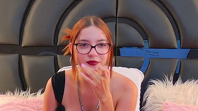 LiliFox18 online show from 03.05.25