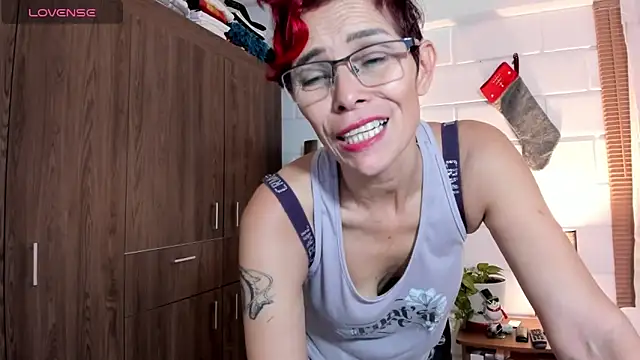 MireyaTorresGu online show from 12.28.24