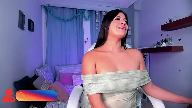 MiaDlucca online show from 10.17.25