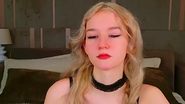 NaomiLoys online show from 02.10.25