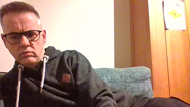 Snapshot of Hectorthyssen1 chatting on 12.16.24 Hectorthyssen1 online show from 12.16.24