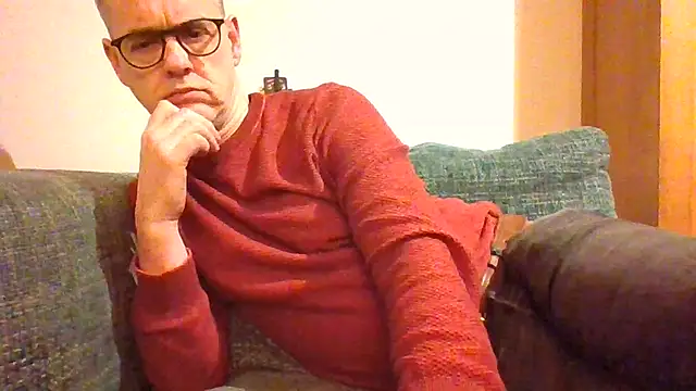 Snapshot of Hectorthyssen1 chatting on 12.25.24 Hectorthyssen1 online show from 12.25.24