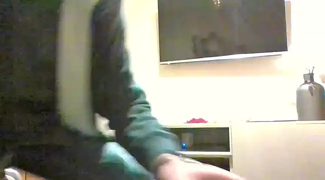 Snapshot of Hectorthyssen1 chatting on 12.27.24 Hectorthyssen1 online show from 12.27.24