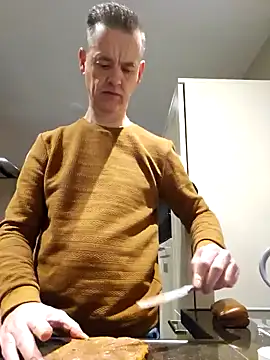 Snapshot of Hectorthyssen1 chatting on 02.05.25 Hectorthyssen1 online show from 02.05.25