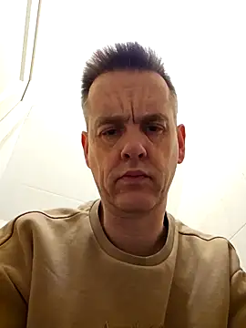 Snapshot of Hectorthyssen1 chatting on 02.09.25 Hectorthyssen1 online show from 02.09.25