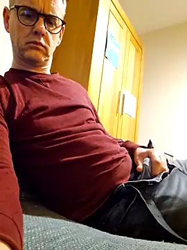 Snapshot of Hectorthyssen1 chatting on 02.14.25 Hectorthyssen1 online show from 02.14.25