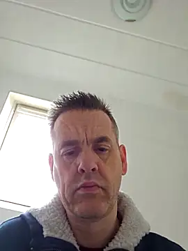 Snapshot of Hectorthyssen1 chatting on 02.15.25 Hectorthyssen1 online show from 02.15.25