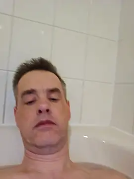 Snapshot of Hectorthyssen1 chatting on 02.18.25 Hectorthyssen1 online show from 02.18.25