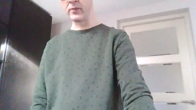 Snapshot of Hectorthyssen1 chatting on 02.25.25 Hectorthyssen1 online show from 02.25.25