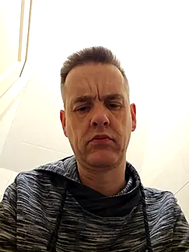 Snapshot of Hectorthyssen1 chatting on 03.17.25 Hectorthyssen1 online show from 03.17.25