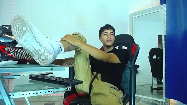 Zacktk7 online show from 12.31.24