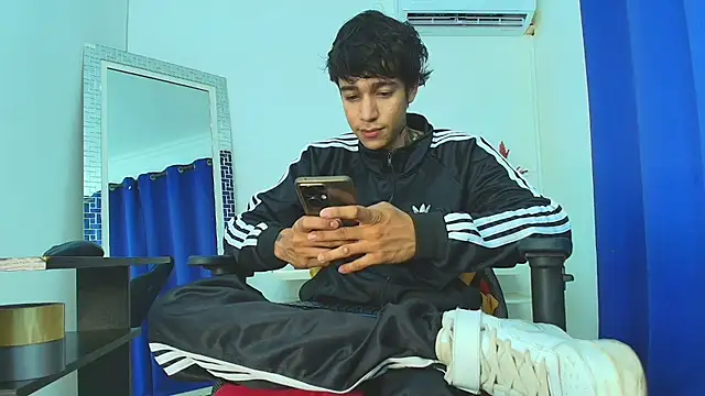 Zacktk7 online show from 02.19.25