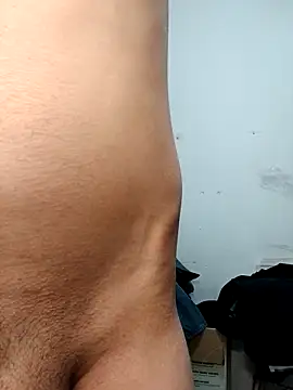 Snapshot of jhonyhot9292 chatting on 12.15.25 jhonyhot9292 online show from 12.15.25