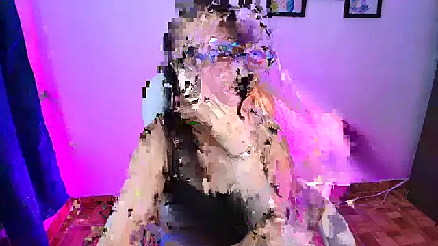 Snapshot of mariaan_m_ chatting on 10.27.25 mariaan m online show from 10.27.25