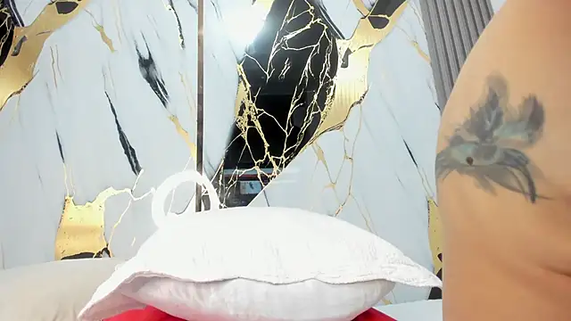 Snapshot of sophiee_evanss_ chatting on 02.21.25 sophiee evanss online show from 02.21.25