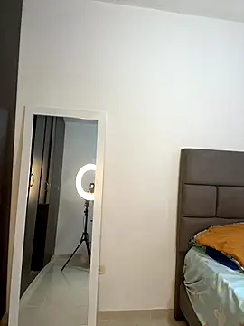 sophiee evanss  online show from 11.19.25