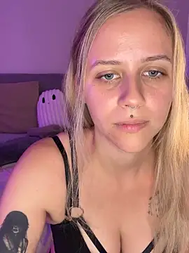 lunawolf21 online show from 10.05.25